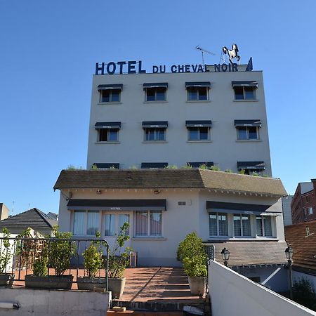 Le Cheval Noir Hotel Paris Пантен Екстериор снимка