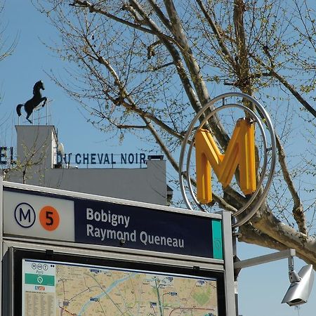 Le Cheval Noir Hotel Paris Пантен Екстериор снимка