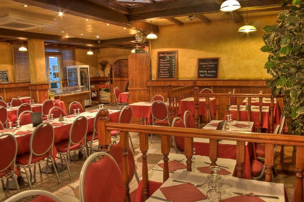 Le Cheval Noir Hotel Paris Пантен Екстериор снимка