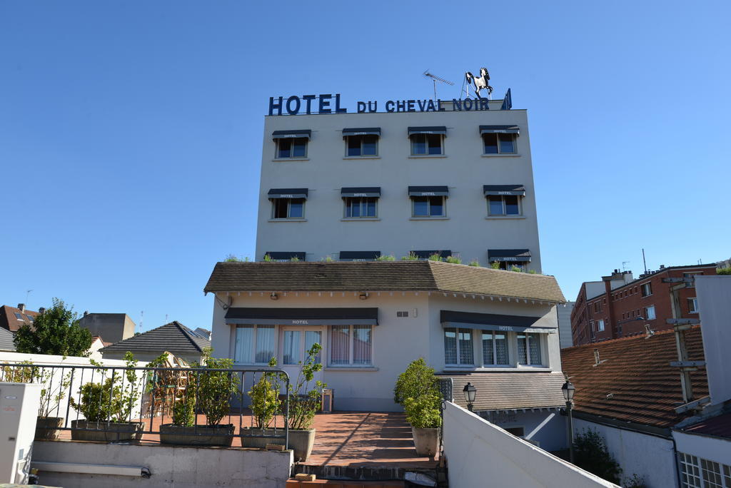 Le Cheval Noir Hotel Paris Пантен Екстериор снимка